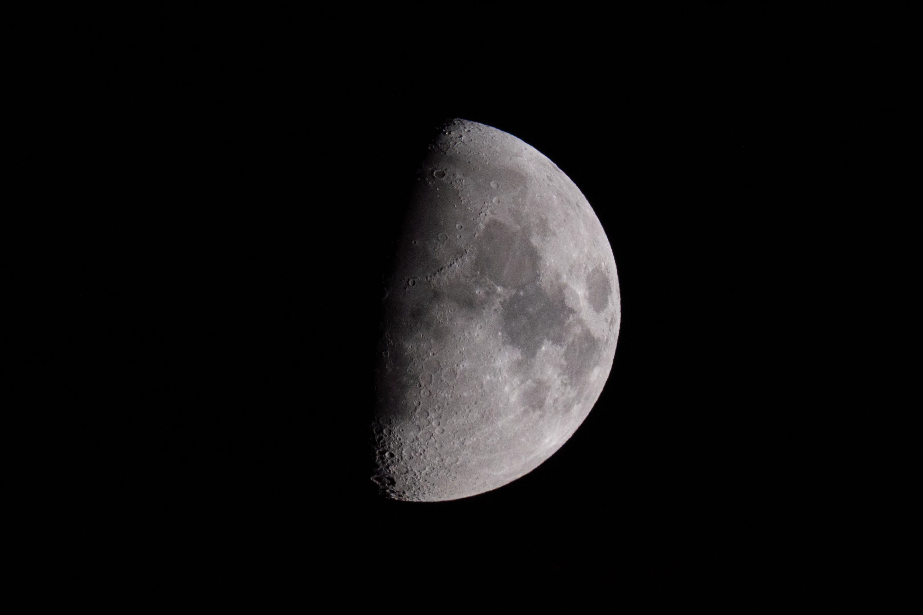 Waxing gibbous moon